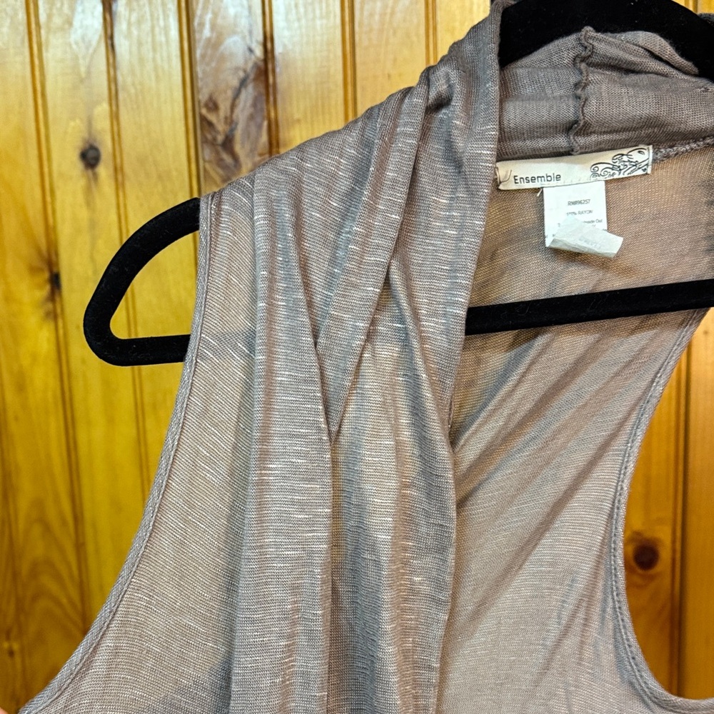 Elegant Grayish Brown-Sleeveless Wrap - Picture 3 of 8